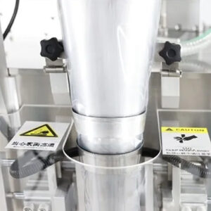 Detail stroje na balení tekutých sáčků - Výrobník sáčků
